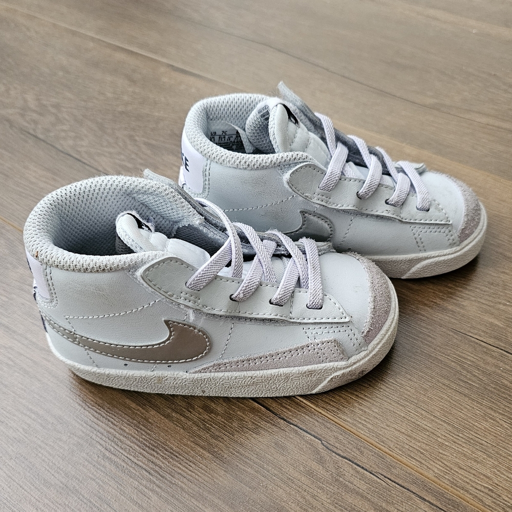 Light blue Nike blazer shoes sz 7